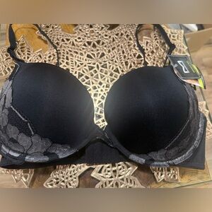 Maidenform Classic Black Bra